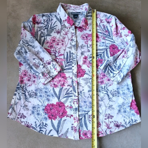 Karen Scott Textured Floral Cotton Button Down Blouse - Picture 6 of 7